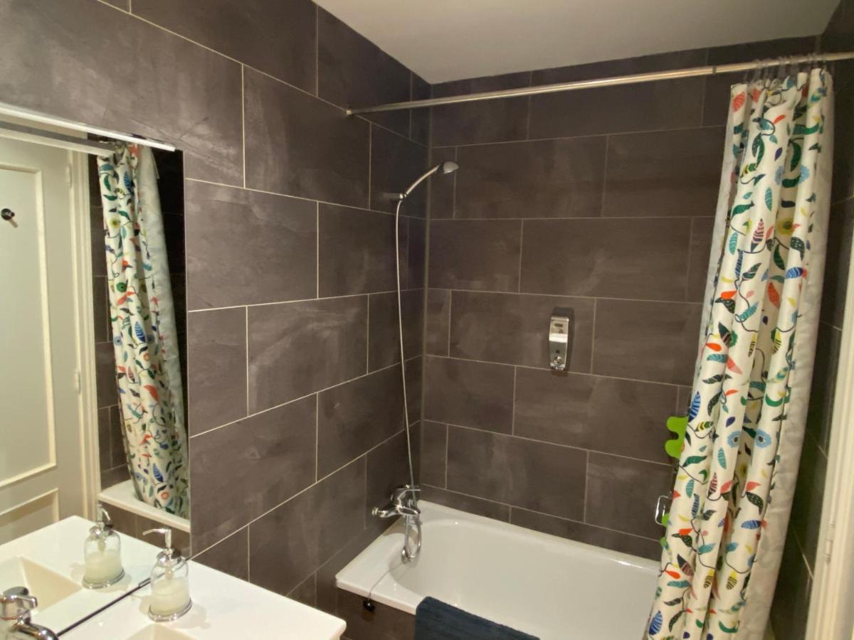 Apartamento Ideal A La Entrada De Salamanca !!! Santa Marta de Tormes Luaran gambar